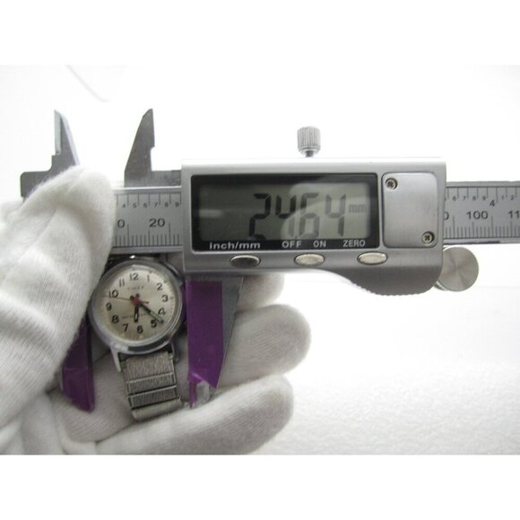 Vtg Women Timex Hand Wind Mechanical Analog 24mm Round Watch (H991) main image 4